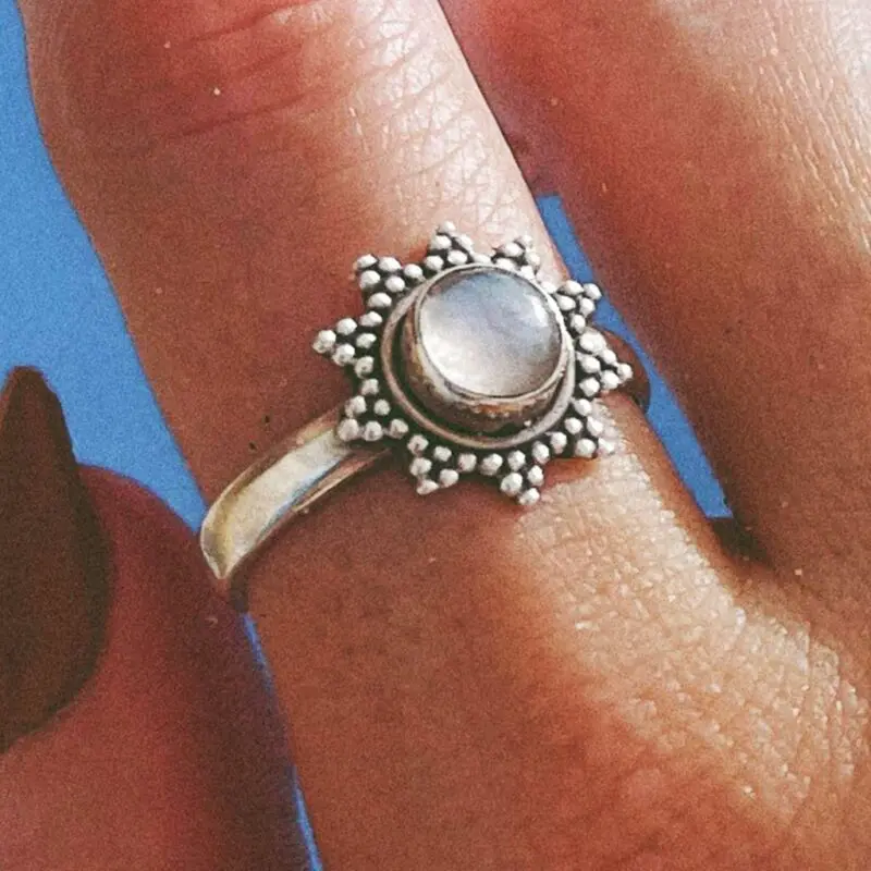 Srebrni prstan v obliki zvezde