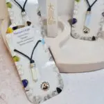 Obesek-igla-trio-opalit