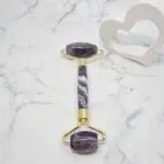 Valjček za nego obraza naj bo vaš pripomoček za lep začetek dneva