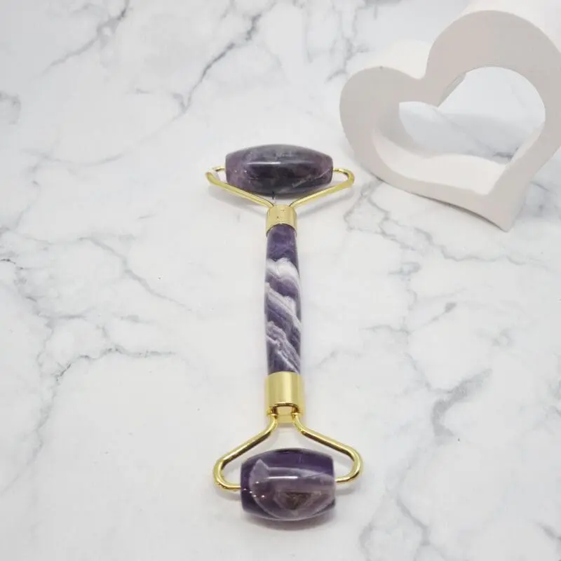 Valjček za nego obraza naj bo vaš pripomoček za lep začetek dneva