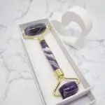 Roler za nego obraza iz ametista