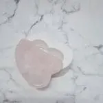 Roževec kot ploščica za nego obraza naj bo vaš pripomoček za lep začetek dneva