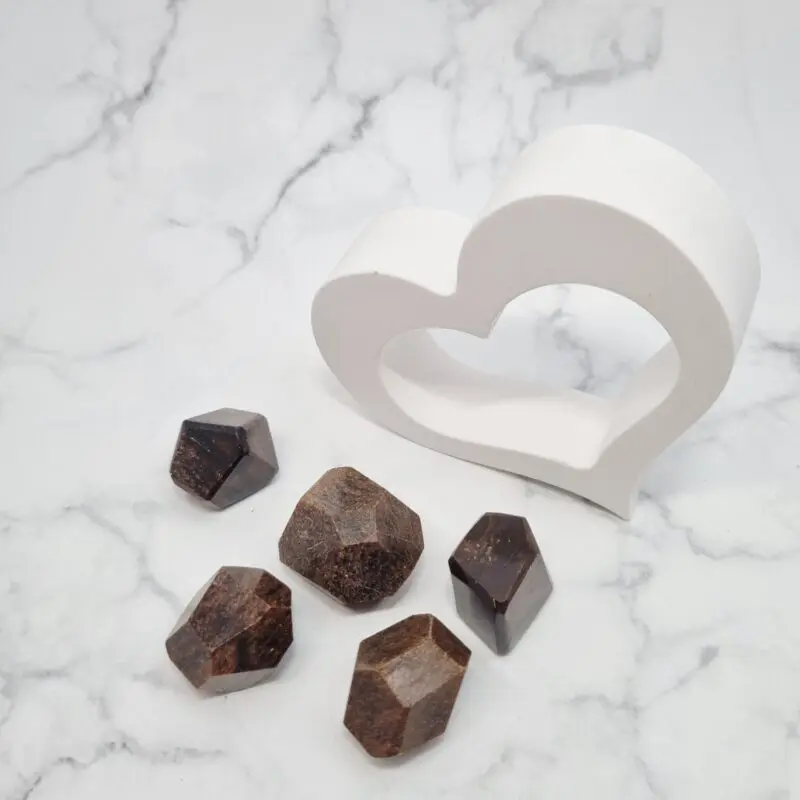 Granat je kristal nove moči, trdnosti in volje