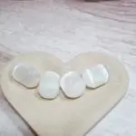 Selenit je čudovit mineral za sproščanje in meditacijo