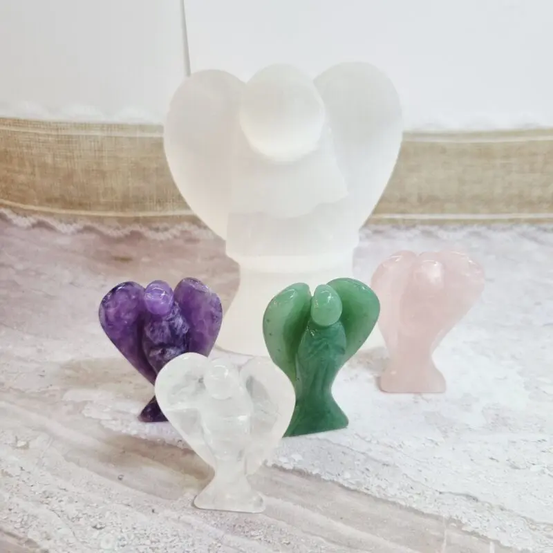 Angel selenit je odličen za sprostitev in meditacijo