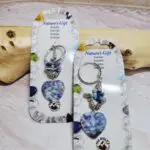 Čudovito darilo za prijateljstvo je obesek za ključe iz kristala sodalit