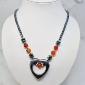 Ogrlica srce, hematit in karneol