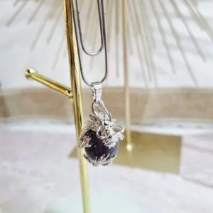 Obesek zmaj, ametist