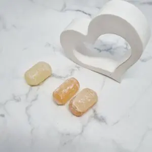Selenit oranžni, žepni mineral